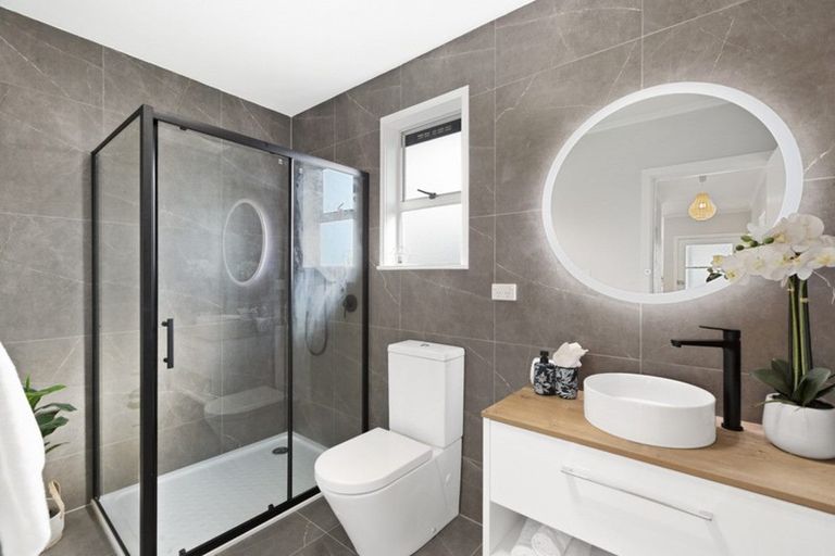 Photo of property in 604b Te Atatu Road, Te Atatu Peninsula, Auckland, 0610