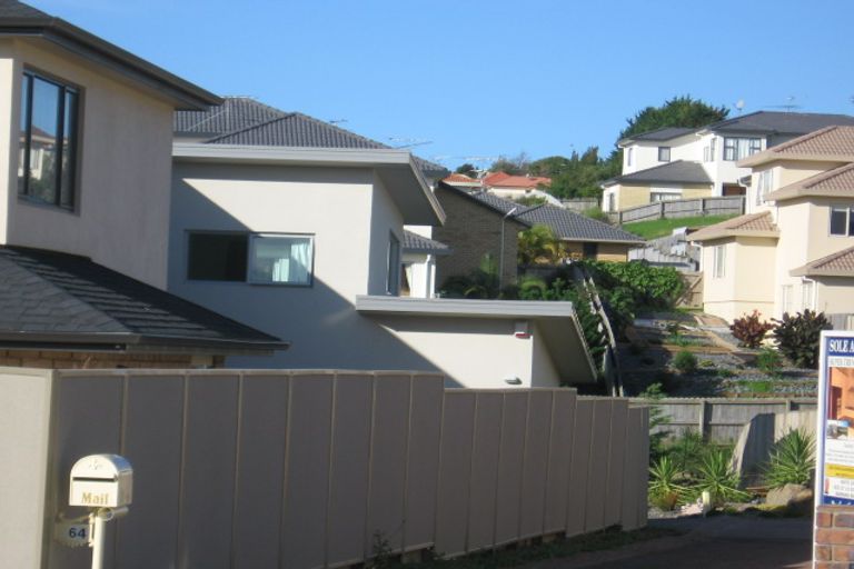 Photo of property in 64 Medallion Drive, Oteha, Auckland, 0632