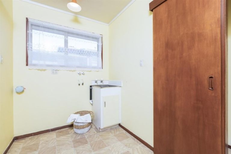 Photo of property in 1/3 Sarah Place, Farm Cove, Auckland, 2012