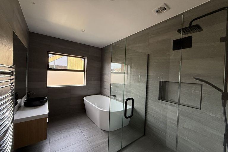 Photo of property in 43 Pounamu Avenue, Albert Town, Wanaka, 9305