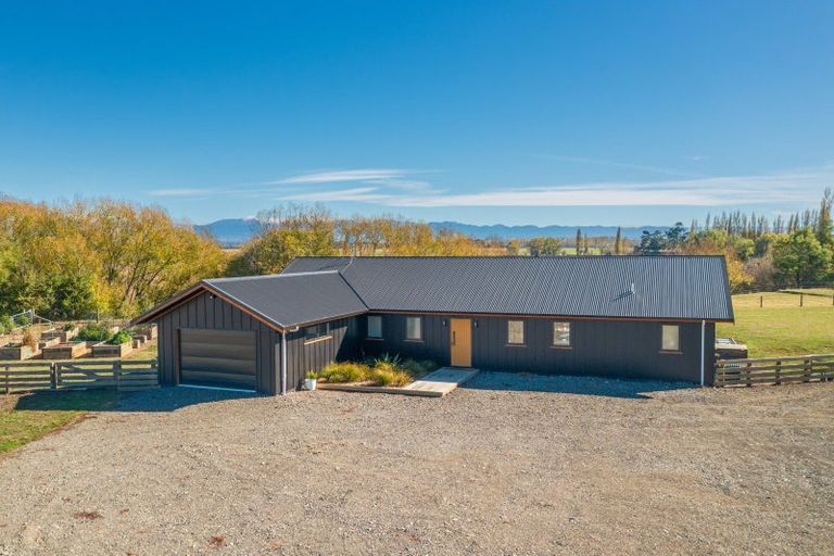 Photo of property in 360 Maharakeke Road, Waipukurau, 4281