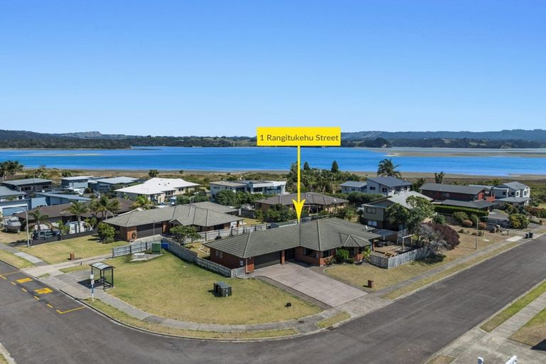 Photo of property in 1 Rangitukehu Street, Ohope, 3121