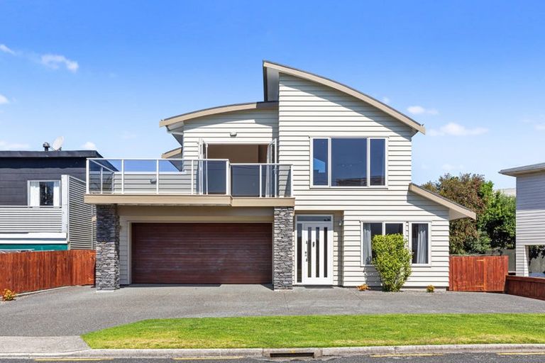 Photo of property in 10 Karewa Parade, Papamoa Beach, Papamoa, 3118