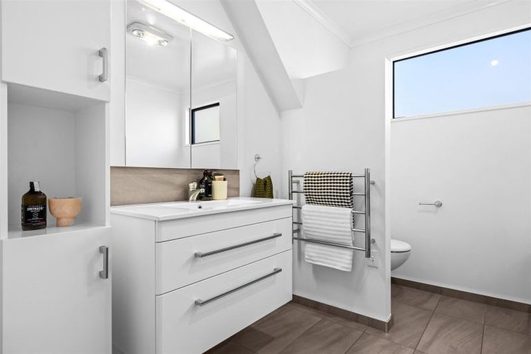 Photo of property in 278 Memorial Avenue, Burnside, Christchurch, 8053