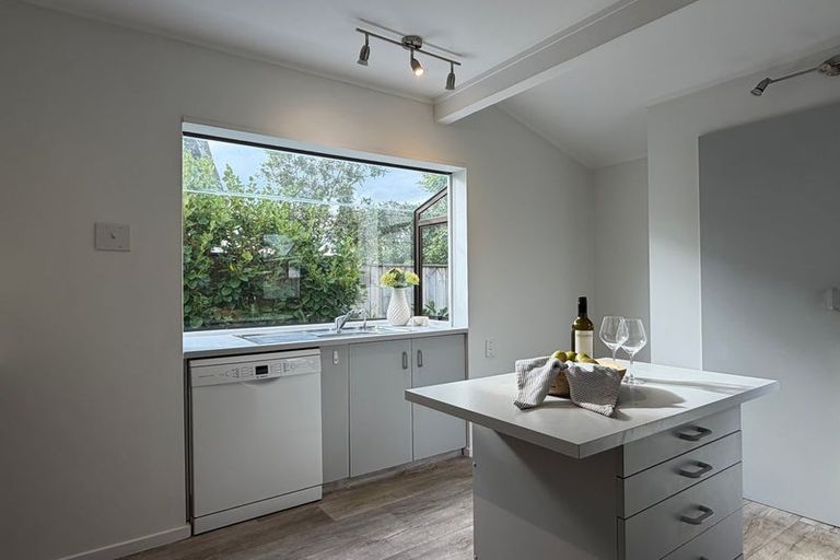 Photo of property in 16 Willowstream Grove, Cloverlea, Palmerston North, 4412