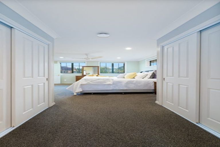 Photo of property in 30 South Kensington Way, Henderson, Auckland, 0612