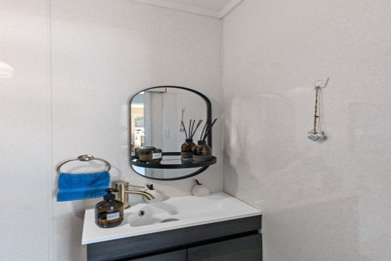 Photo of property in 4 Crownhill Street, Spotswood, New Plymouth, 4310