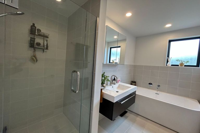 Photo of property in 17b Cornwall Road, Lyttelton, 8082