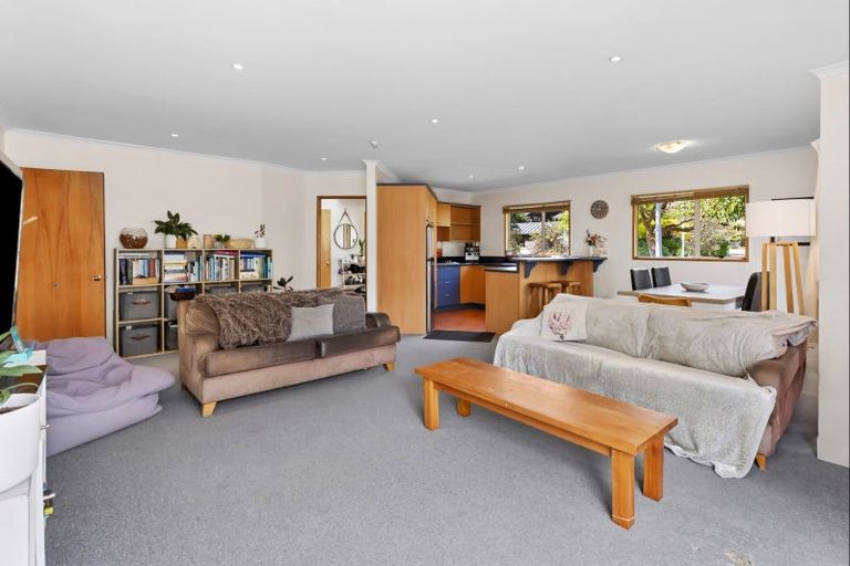 Photo of property in 42 Meadowstone Drive, Wanaka, 9305
