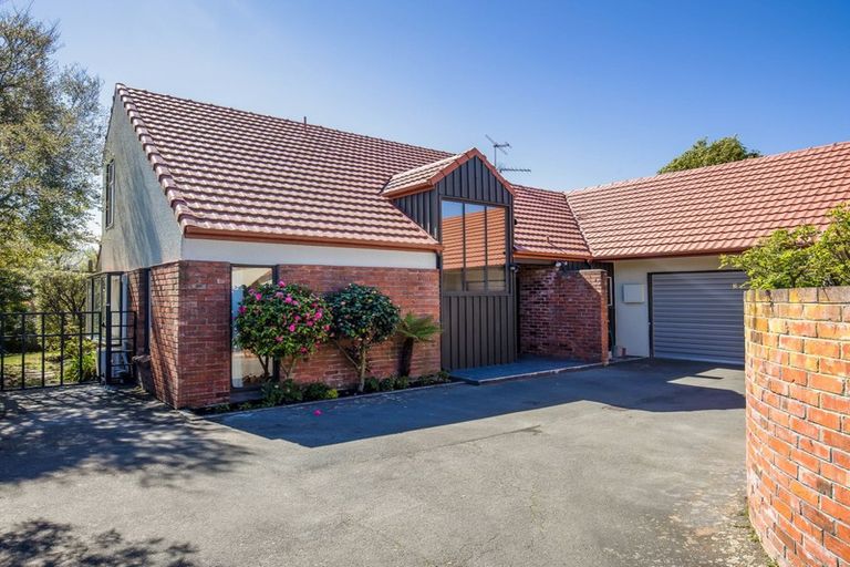Photo of property in 2/45 Lochee Road, Upper Riccarton, Christchurch, 8041
