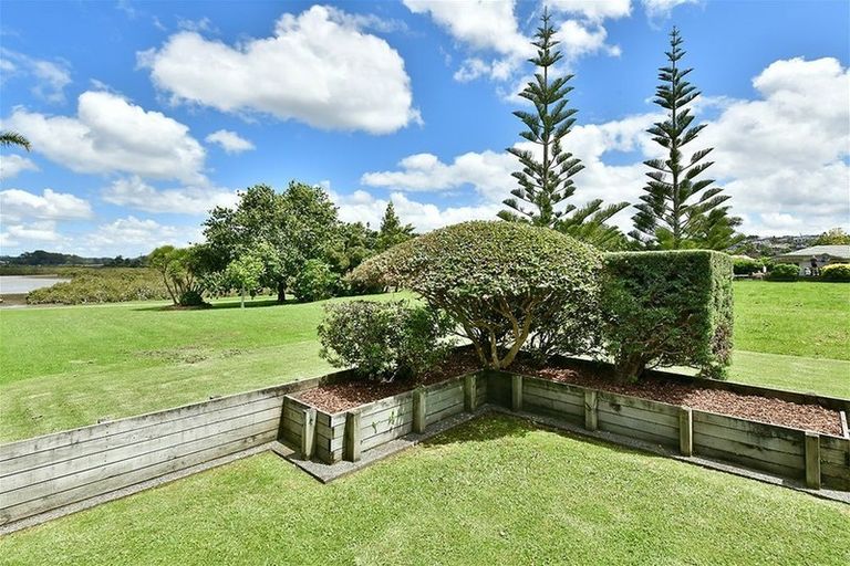 Photo of property in 69 Maygrove Drive, Orewa, 0931