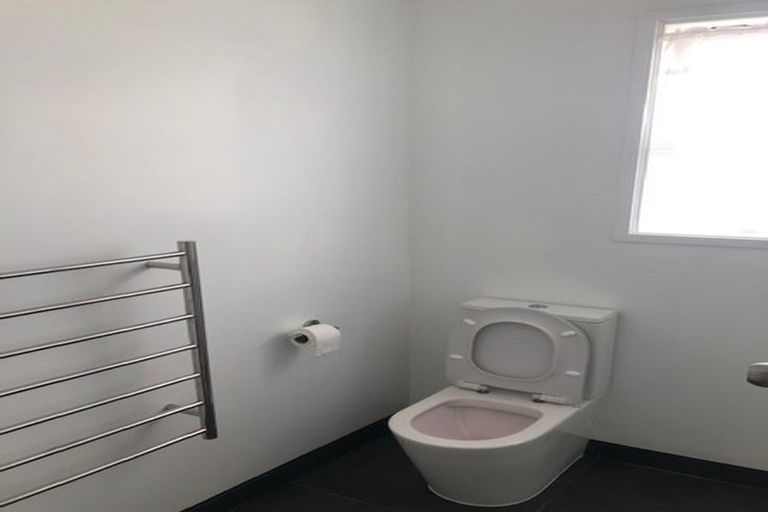 Photo of property in 7 Kotuku Street, Te Atatu Peninsula, Auckland, 0610