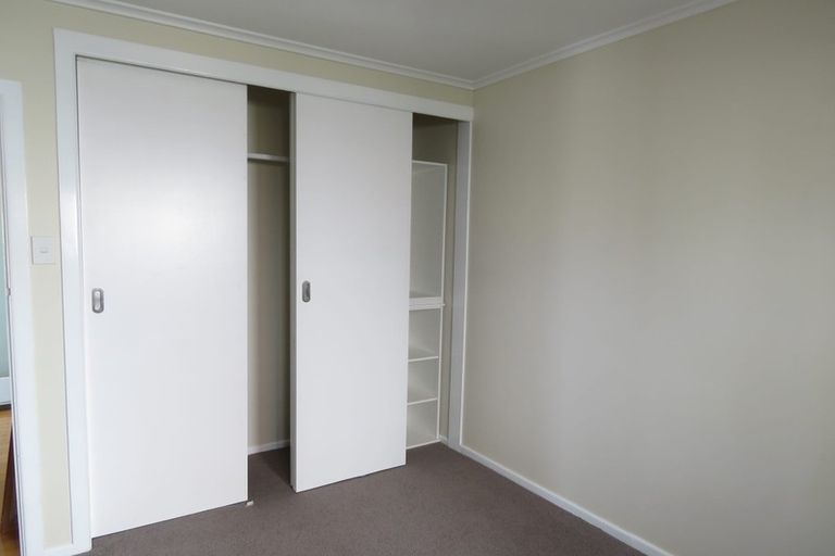 Photo of property in 21 Savoy Road, Glen Eden, Auckland, 0602
