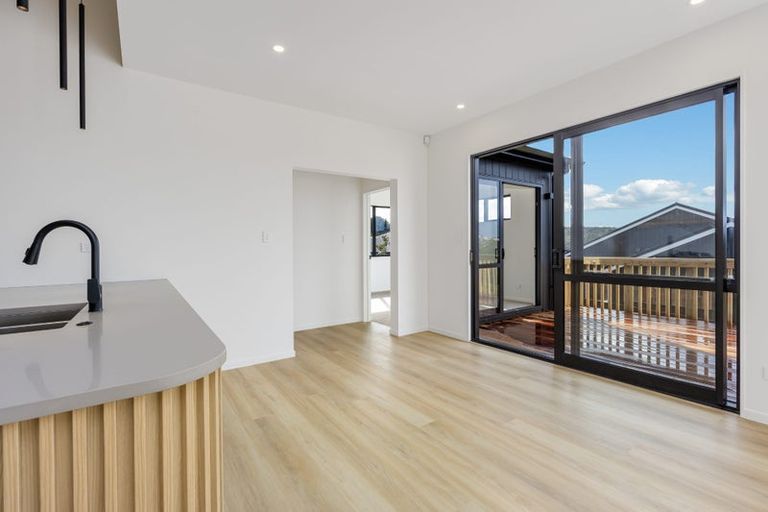 Photo of property in 24 Kikorangi Drive, Wainui, 0992