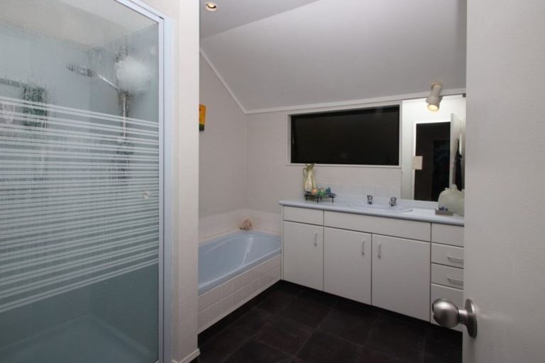 Photo of property in 26 Cumberland Rise, Taradale, Napier, 4112