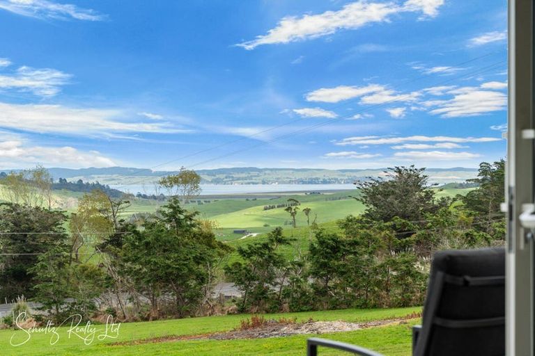 Photo of property in 17 Oparakau Road, Matakohe, 0594