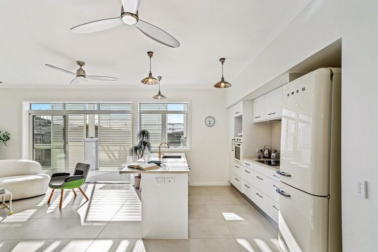 Photo of property in 114 Landmark Terrace, Orewa, 0931