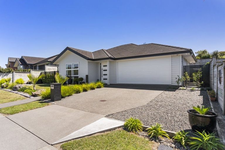 Photo of property in 25 Pitoitoi Drive, Riverhead, 0820