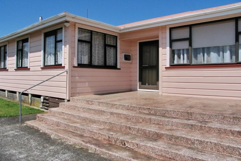 Photo of property in 15 Olivia Street, Stratford, 4332