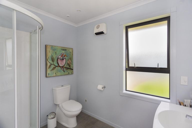 Photo of property in 18 Blue Stone Drive, Waiareka Junction, Oamaru, 9401