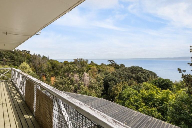 Photo of property in 10 Adams Road, Thornton Bay, Thames, 3575