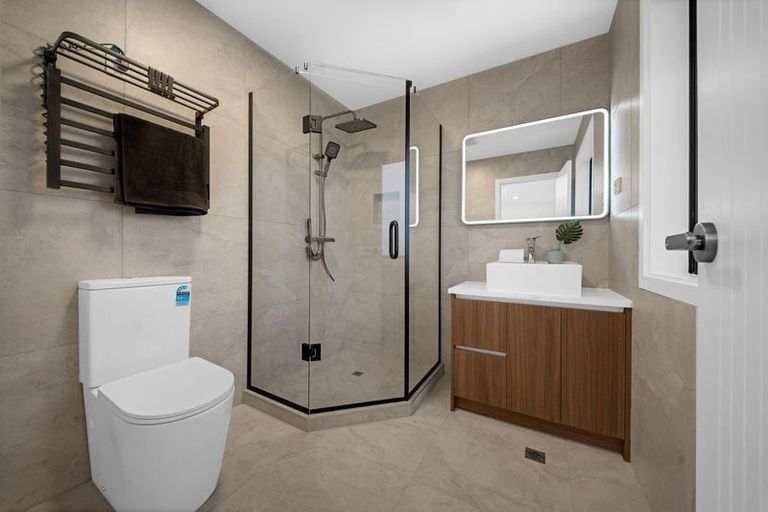 Photo of property in 26b Henriette Place, Totara Park, Auckland, 2576