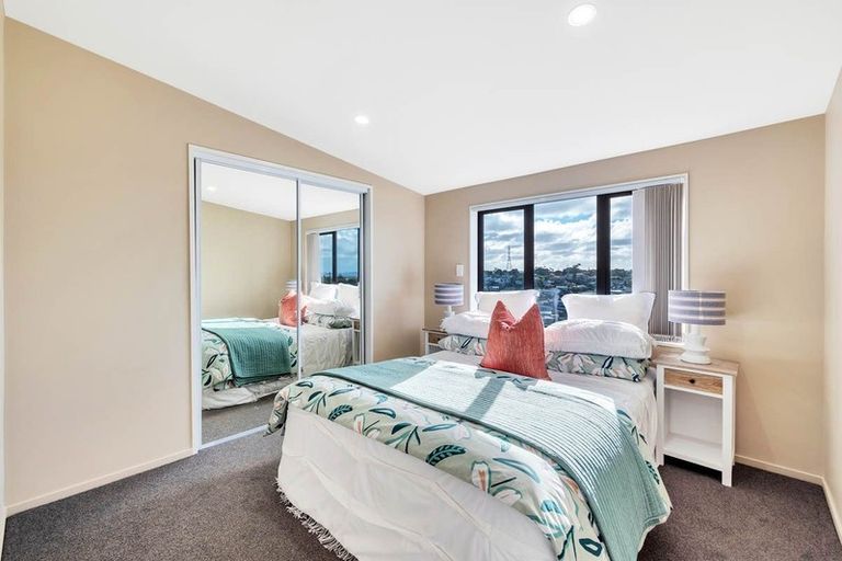 Photo of property in 285a Don Buck Road, Massey, Auckland, 0614