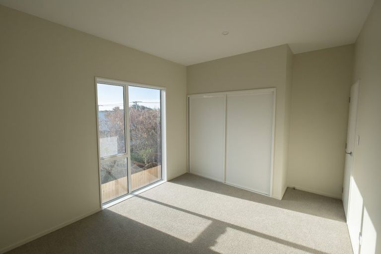 Photo of property in 5a Gill Avenue, Te Atatu Peninsula, Auckland, 0610