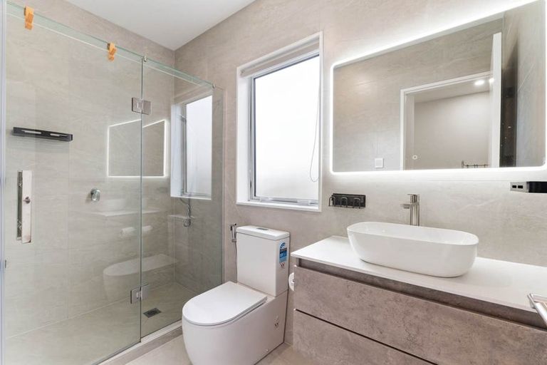 Photo of property in 13 Morus Road, Massey, Auckland, 0614