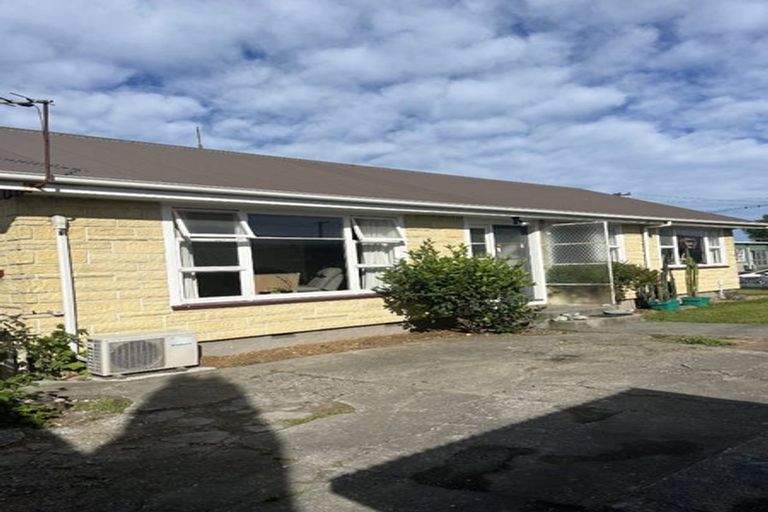 Photo of property in 8 Colesbury Street, Bishopdale, Christchurch, 8053
