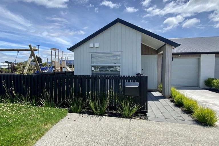 Photo of property in 12 Marata Lane, Te Puke, 3119