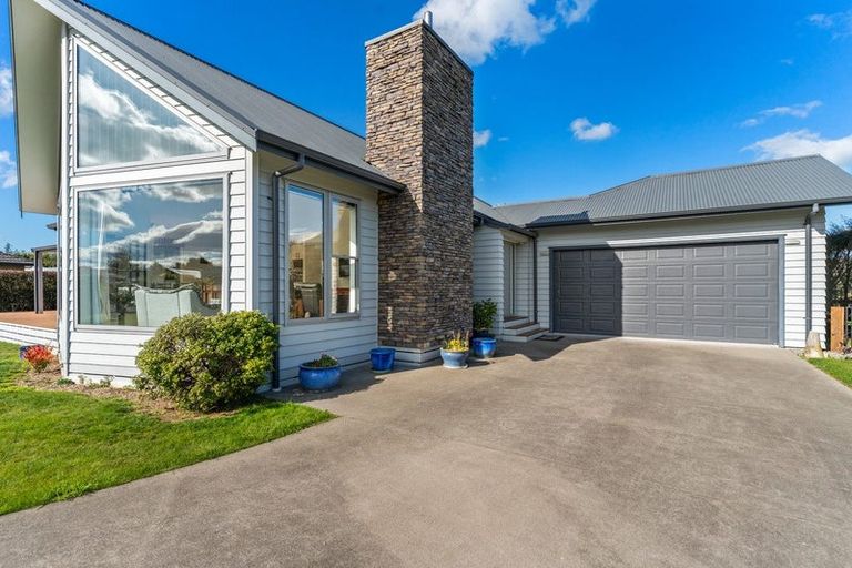 Photo of property in 3 Hartley Avenue, Carterton, 5713
