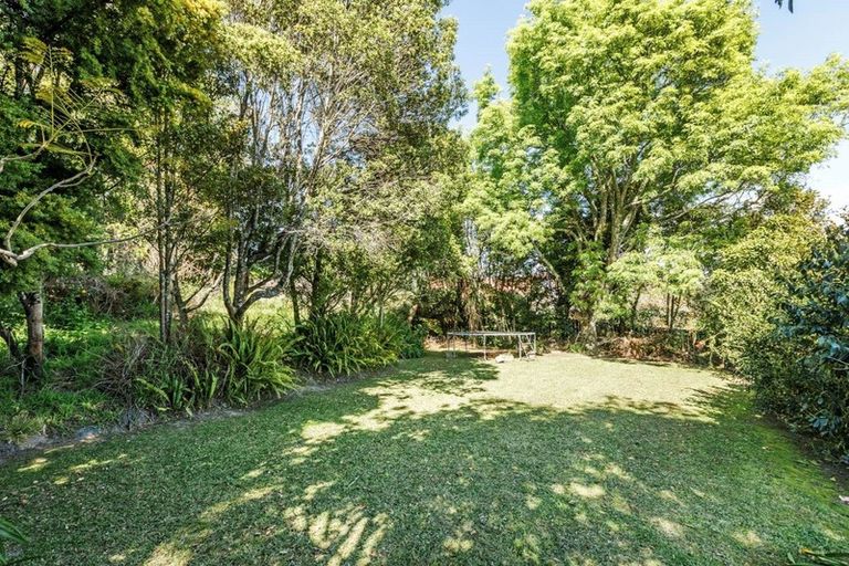Photo of property in 20 Holt Avenue, Torbay, Auckland, 0630