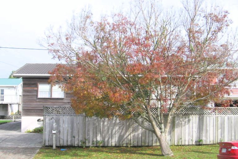 Photo of property in 13 Red Beach Road, Red Beach, 0932