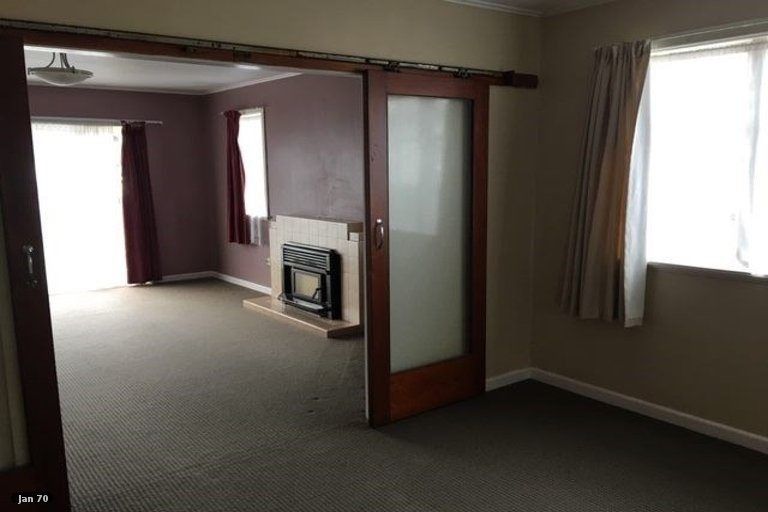 Photo of property in 16 Rathgar Road, Henderson, Auckland, 0610