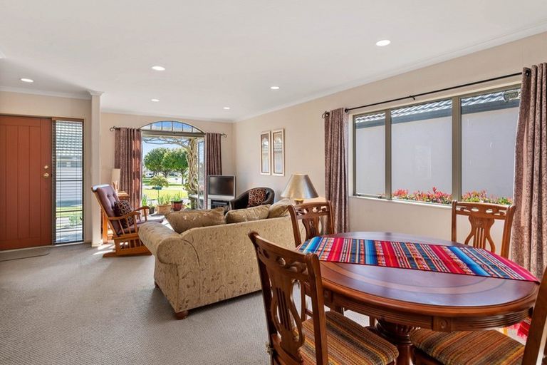 Photo of property in 285unit Vaughan Road, Owhata, Rotorua, 3010