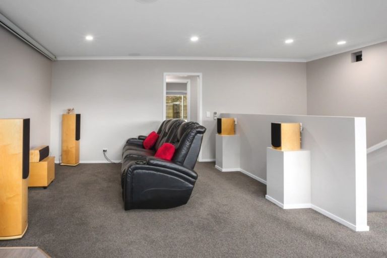 Photo of property in 136 Navigation Drive, Whitby, Porirua, 5024