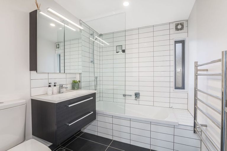 Photo of property in 14/7u Handyside Street, Tawa, Wellington, 5028