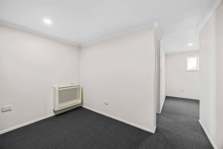 Photo of property in 33 Skerten Avenue, Hornby, Christchurch, 8042