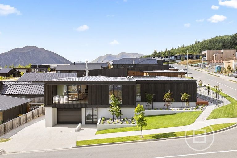 Photo of property in 98 Mills Road, Wanaka, 9305