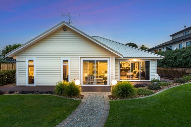 Photo of property in 80 Te Puia Drive, Aotea, Porirua, 5024
