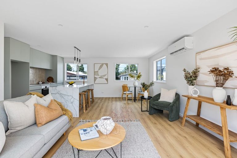 Photo of property in 15a Hamurana Place, Te Atatu Peninsula, Auckland, 0610