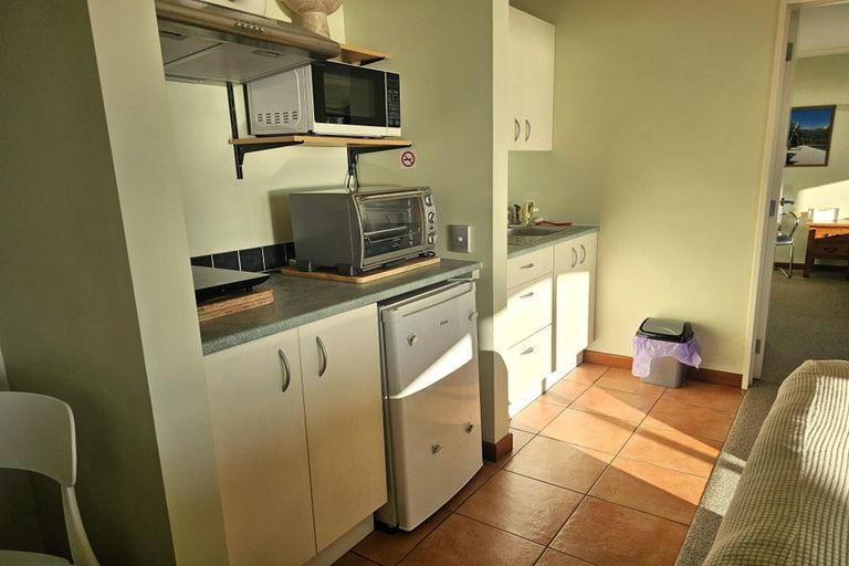 Photo of property in 12 Commodore Place, Britannia Heights, Nelson, 7010