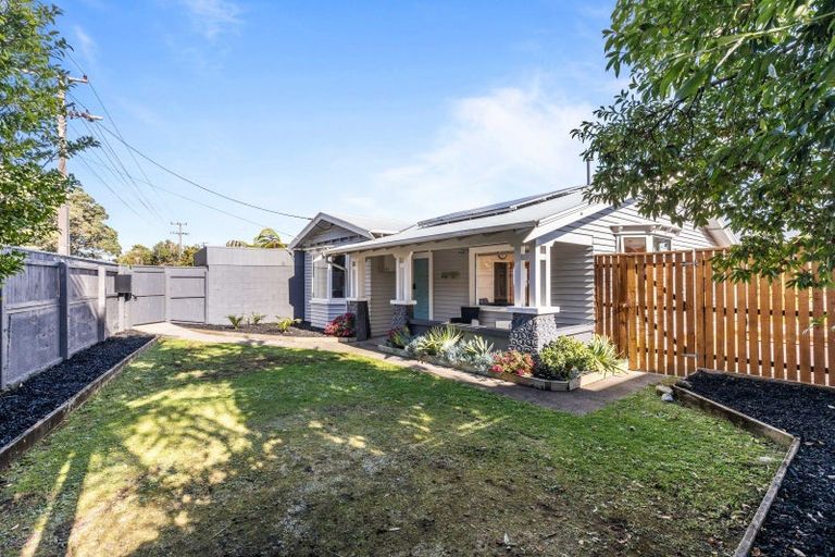 Photo of property in 44 Victoria Road, New Plymouth, 4310