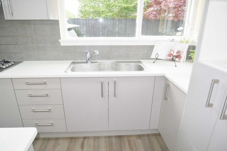 Photo of property in 2/30a Nortons Road, Avonhead, Christchurch, 8042