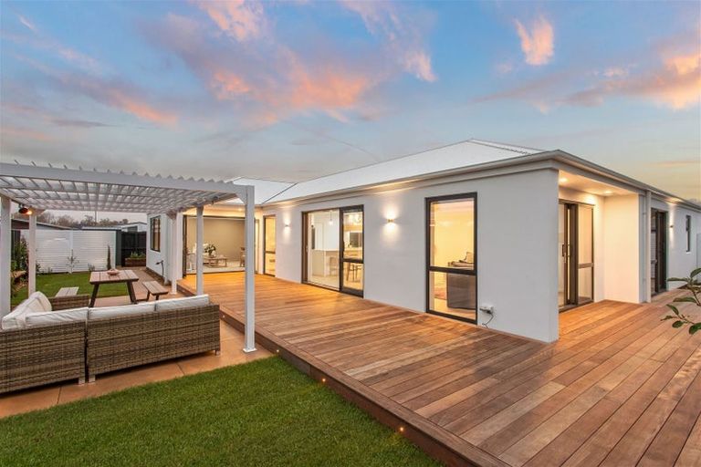 Photo of property in 82 Leistrella Road, Hoon Hay, Christchurch, 8025