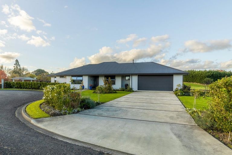 Photo of property in 10 Hanalin Drive, Marton, 4710