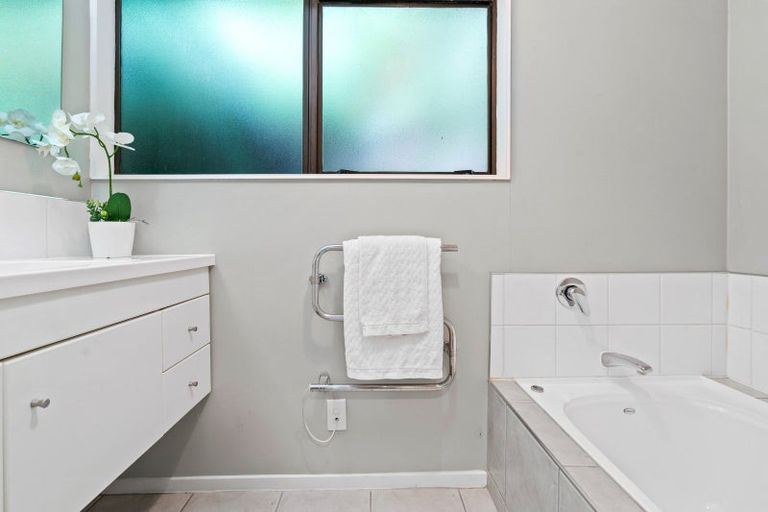 Photo of property in 37 Tanekaha Drive, Parahaki, Whangarei, 0112