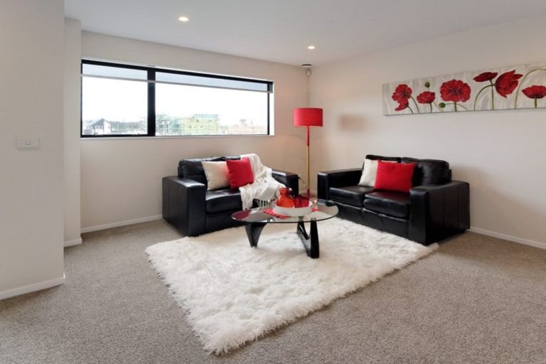 Photo of property in 86 Hobsonville Point Road, Hobsonville, Auckland, 0616