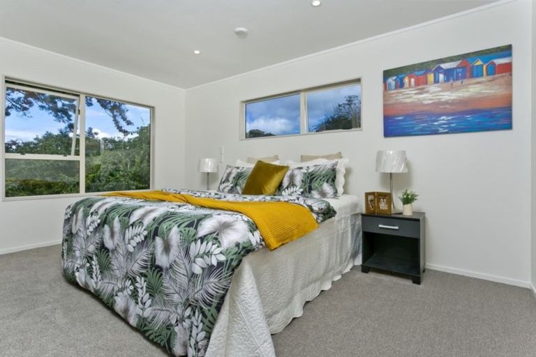 Photo of property in 10 Owl Court, Unsworth Heights, Auckland, 0632